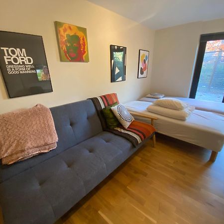 Townhouse On Arlanda Stockholm Metro Line - Easy Checkin Villa Sollentuna Bagian luar foto