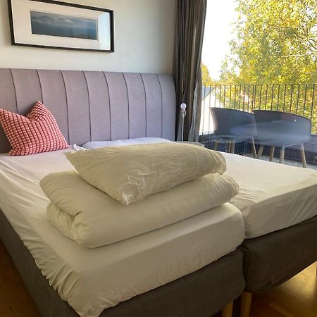 Townhouse On Arlanda Stockholm Metro Line - Easy Checkin Villa Sollentuna Bagian luar foto
