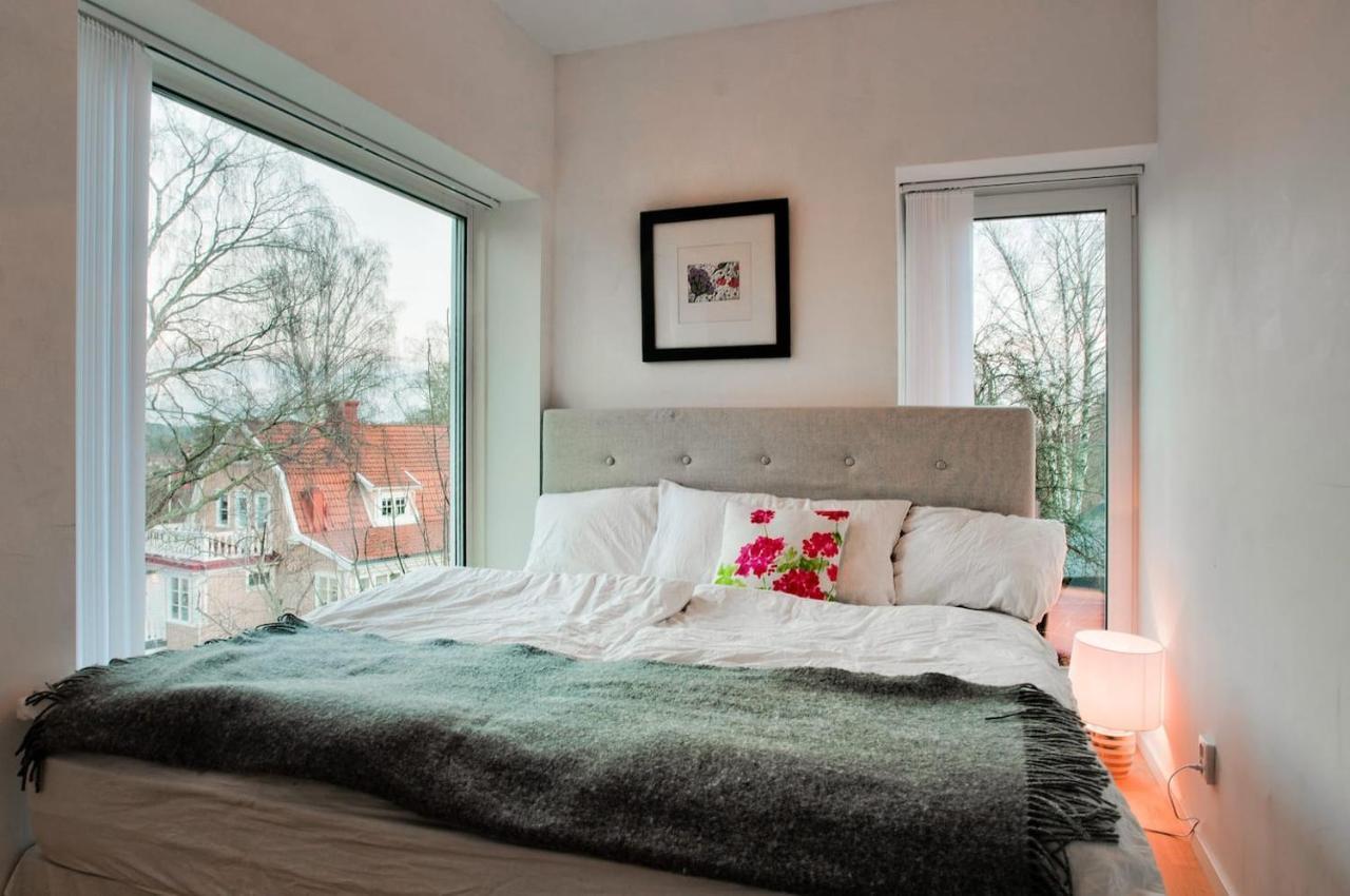 Townhouse On Arlanda Stockholm Metro Line - Easy Checkin Villa Sollentuna Bagian luar foto