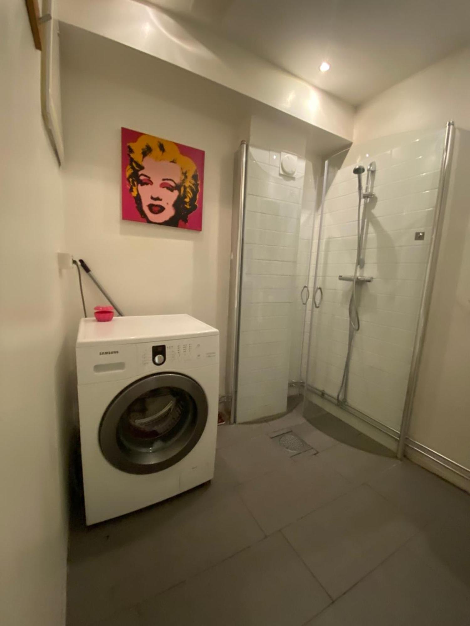 Townhouse On Arlanda Stockholm Metro Line - Easy Checkin Villa Sollentuna Bagian luar foto