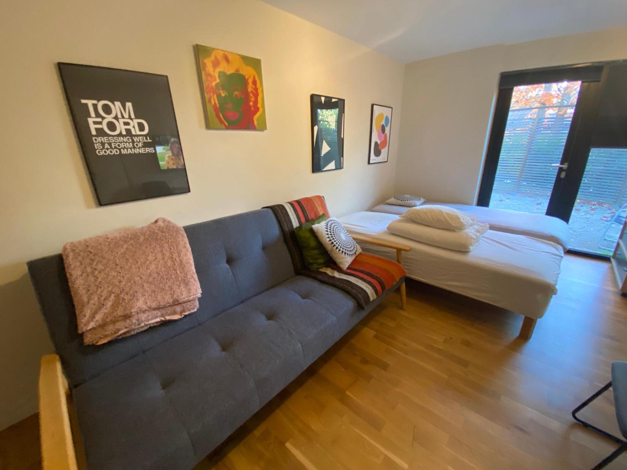 Townhouse On Arlanda Stockholm Metro Line - Easy Checkin Villa Sollentuna Bagian luar foto