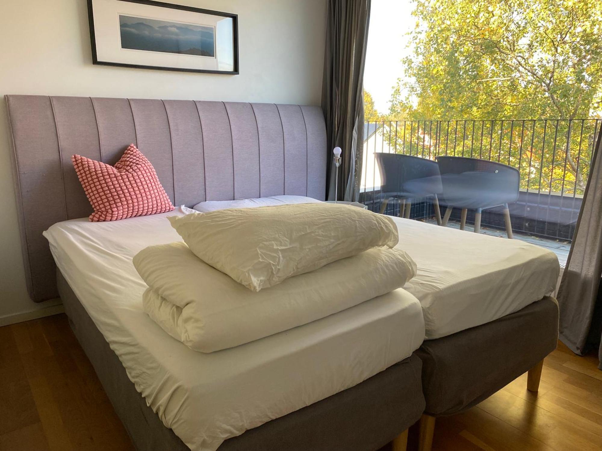 Townhouse On Arlanda Stockholm Metro Line - Easy Checkin Villa Sollentuna Bagian luar foto